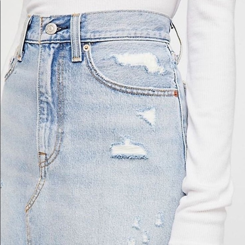 Levi’s deconstructed denim skirt !
